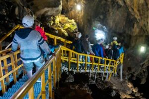 Penerapan-Camera-CCTV-untuk-Mengurangi-Risiko-Kerja-di-Lingkungan-Pertambangan-DCT