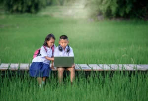 Dampak-Telco-Tower-Terhadap-Pendidikan-dan-Kesehatan-di-Daerah-Terpencil