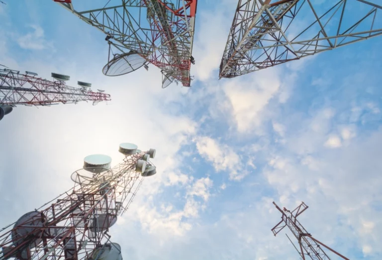 Network-Infrastructure-Infrastuktur-Jaringan-Pengertian-Manfaat-Jenis-Instalasi-dan-Penerapannya-DCT-1.