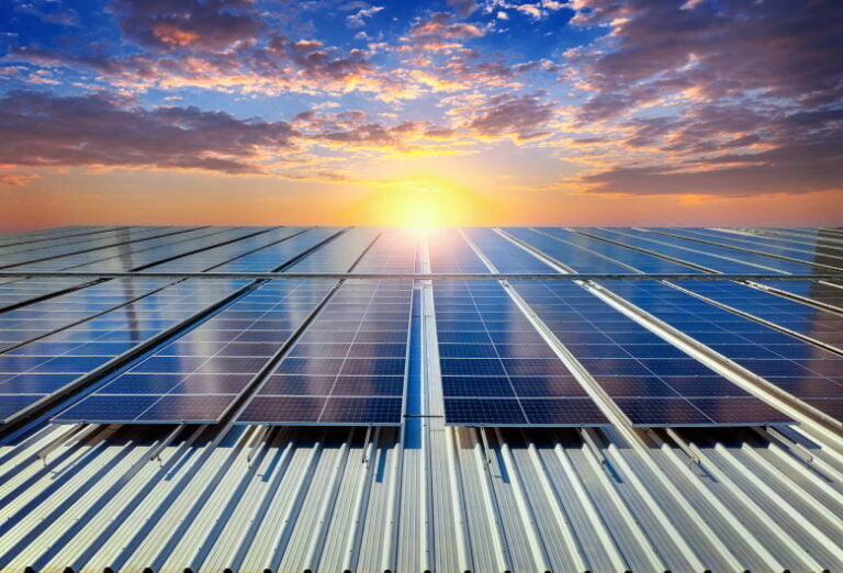 Kelebihan-dan-Cara-Kerja-Panel-Surya-Bifacial-DCT-1