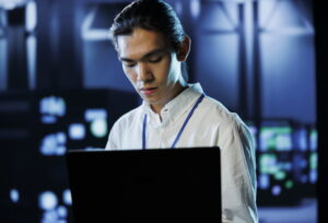 Tips-Memilih-Layanan-Pemeliharaan-Sistem-IT-Profesional-DCT-1