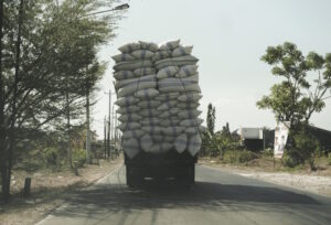 Strategi-Pemerintah-Atasi-ODOL-Dari-Penertiban-Hingga-Teknologi-Digital-DCT-1