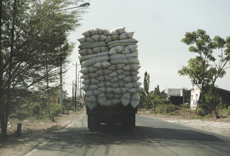 Strategi-Pemerintah-Atasi-ODOL-Dari-Penertiban-Hingga-Teknologi-Digital-DCT-1