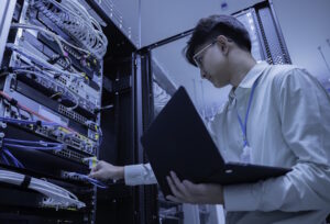 Jasa Instalasi FO (Fiber Optik) Pabrik Berkualitas Tinggi untuk Kebutuhan Industri