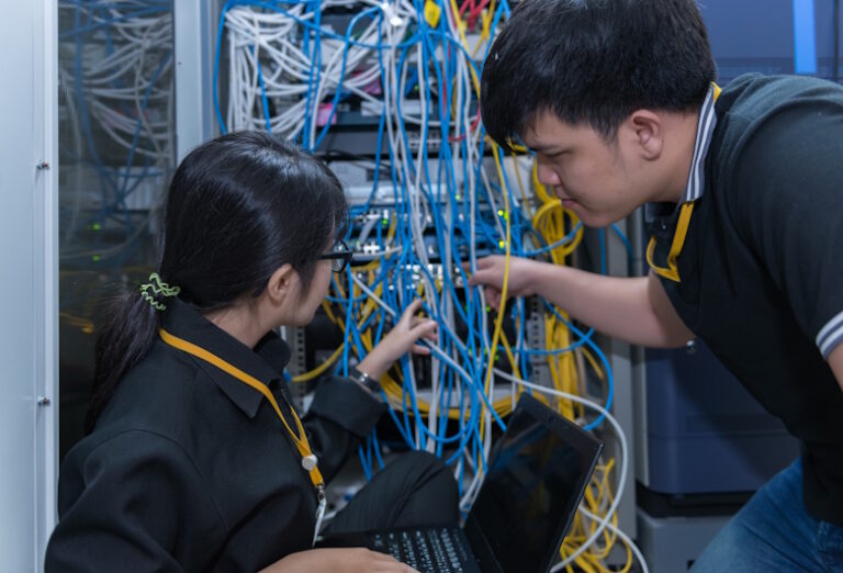 Jasa-Instalasi-FO-Fiber-Optik-Telekomunikasi-dengan-Tenaga-Ahli-Berpengalaman-DCT
