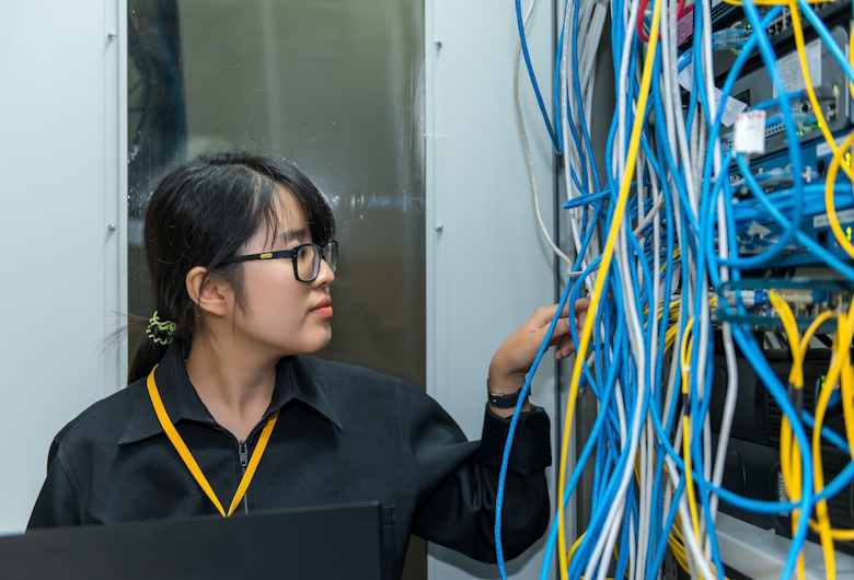 Perawatan-Jaringan-FO-Fiber-Optik-Berkala-untuk-Mencegah-Gangguan-Koneksi-DCT