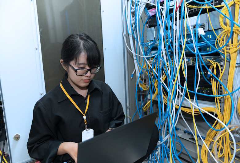 Perawatan Jaringan FO (Fiber Optik) Berkala untuk Mencegah Gangguan Koneksi