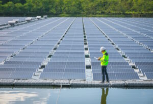 Apa-Itu-PLTS-Terapung-Fungsi-dan-Cara-Memilihnya-DCT