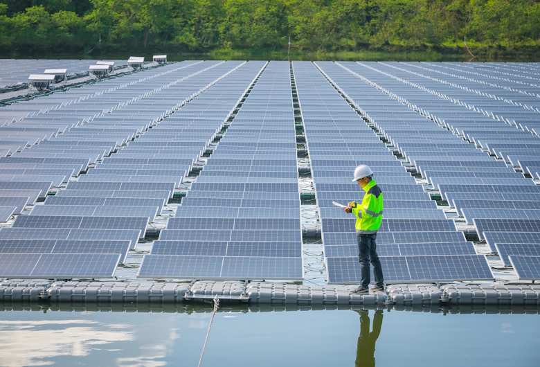 Apa-Itu-PLTS-Terapung-Fungsi-dan-Cara-Memilihnya-DCT