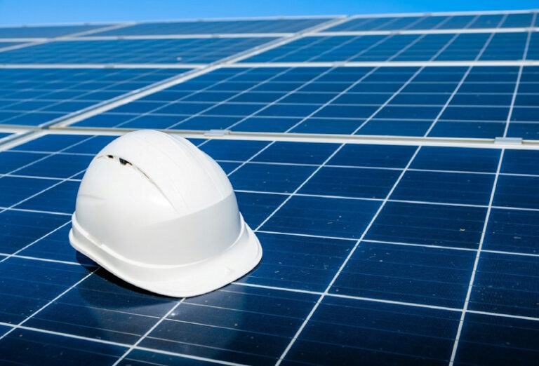 Sebelum-Pasang-Solar-Panel-Rumah-Perhitungan-Biaya-dan-Kebutuhan-Daya-Ini-Wajib-Dilakukan-DCT