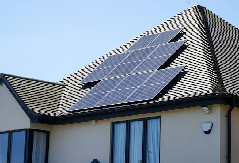 Jasa Pasang Solar Panel Rumah Terpercaya dengan Garansi Lengkap