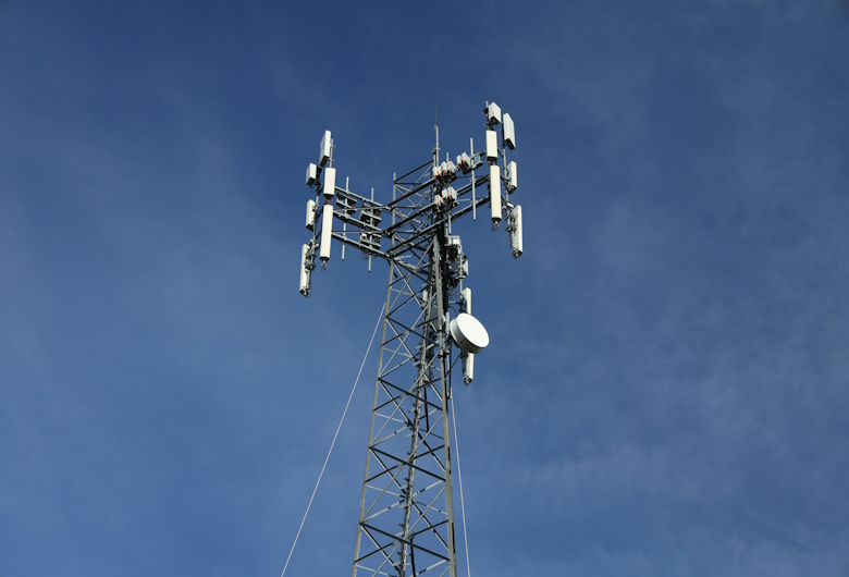 Cara Merawat Tower Telekomunikasi agar Tetap Kokoh dan Aman di Kondisi Cuaca yang Ekstrem