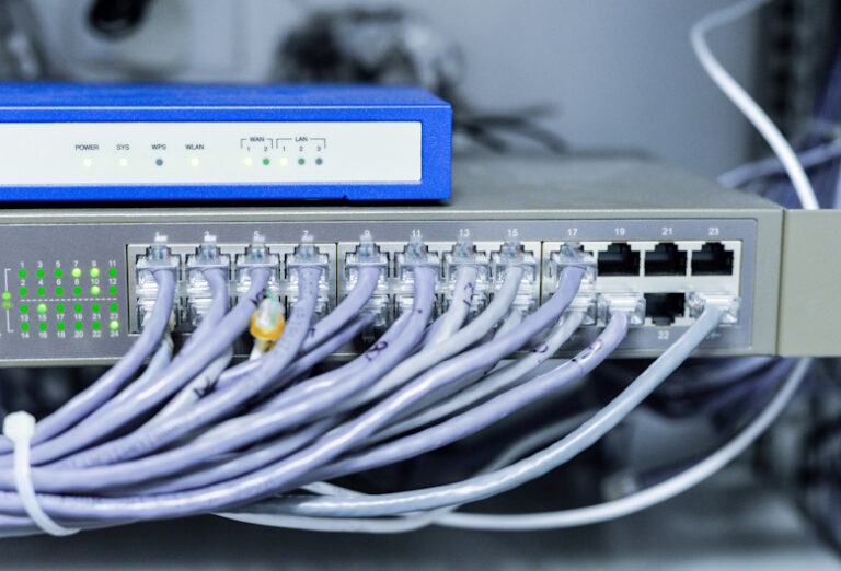 Jasa-Instalasi-Jaringan-Internet-dan-Komputer-untuk-Industri-dan-Area-Komersil