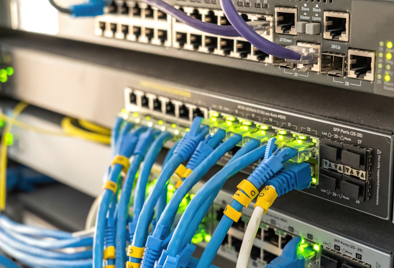 Jasa Instalasi Jaringan Internet dan Komputer untuk Industri dan Area Komersil