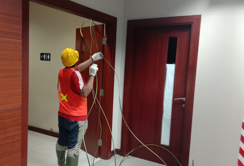 Perusahaan Spesialis Fiber Optic: Solusi Instalasi Jaringan Fiber Optik untuk Industri dan Komersil