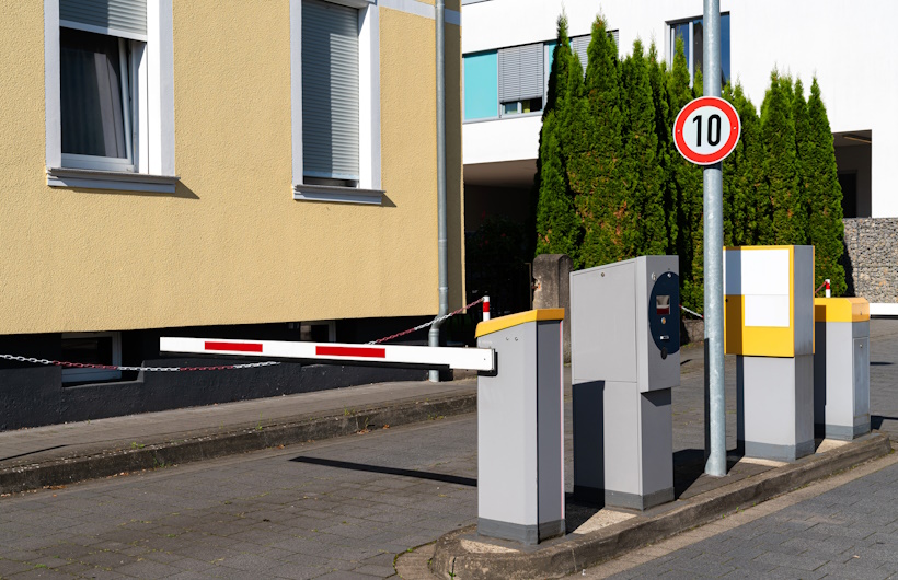 Sistem-Portal-Otomatis-Perumahan-dengan-Akses-Multi-Metode-Remote-Mobile-App-dan-Kartu-DCT