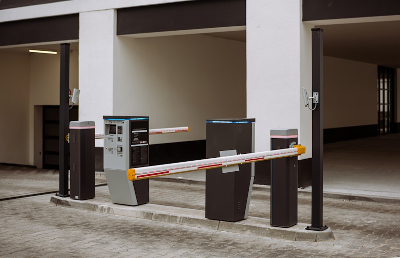 Jasa Instalasi Boom Gate Plus Integrasi Sistem: RFID, ANPR, atau Mobile Access
