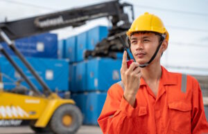 Masalah-Koordinasi-Lapangan-Bisa-Teratasi-dengan-PTTPush-to-Talk-Over-Cellular-untuk-Operasional-Industri-DCT