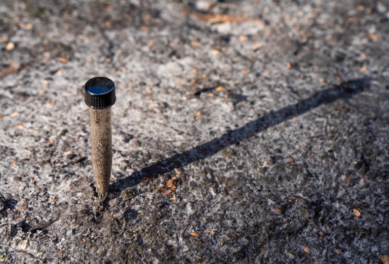 Grounding-Penangkal-Petir-Pengertian-Fungsi-Cara-Kerja-dan-Standar-Nilai-Ohm-yang-Ideal