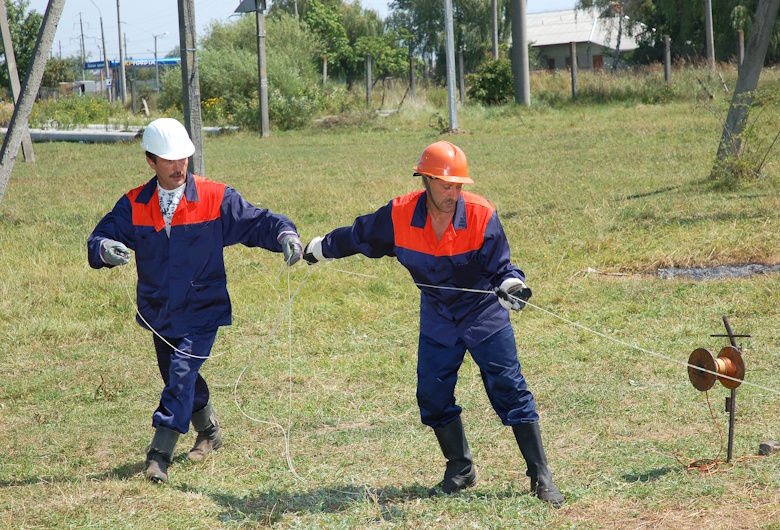 Cara-Melakukan-Test-Grounding-Penangkal-Petir-dengan-Metode-3-Titik-Fall-of-Potential