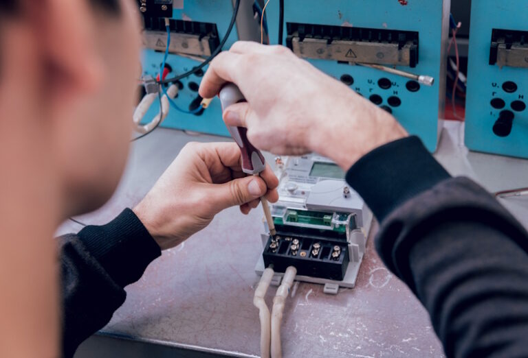 Box-Grounding-Penangkal-Petir-Fungsi-dan-Pentingnya-dalam-Sistem-Proteksi