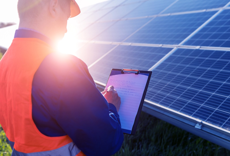 5-Penyebab-Daya-Solar-Panel-Menurun-dan-Cara-Mengatasinya-DCT